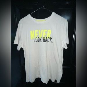 VGUC Xersion Husky Boy’s “Never Look Back.” Tee - Sz XL 18H/20H